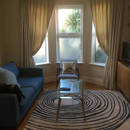 度假居 橄榄球小屋度假屋 *